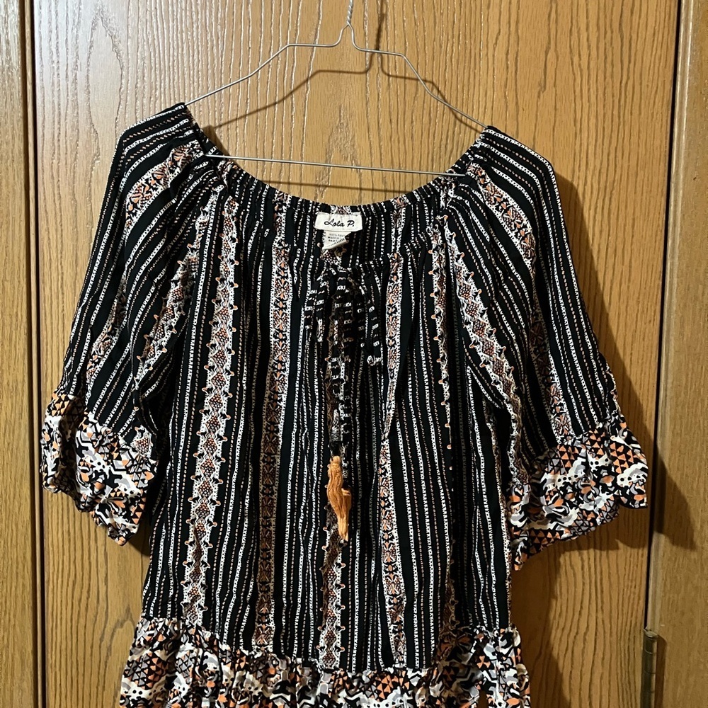 Women's Striped Off-Shoulder Blouse - Picture 2 of 4